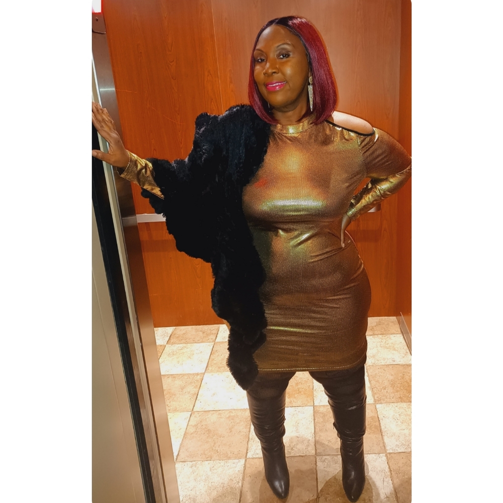 🆕Gold Exposed Shoulder Dress